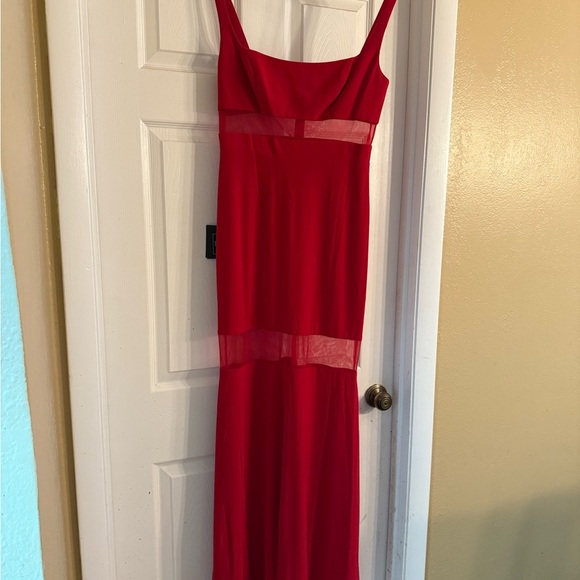Mac Duggal 11698 Red Evening Gown Size 6 NWT - Picture 3 of 6